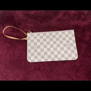 Authentic Louis Vuitton Neverfull pouchette